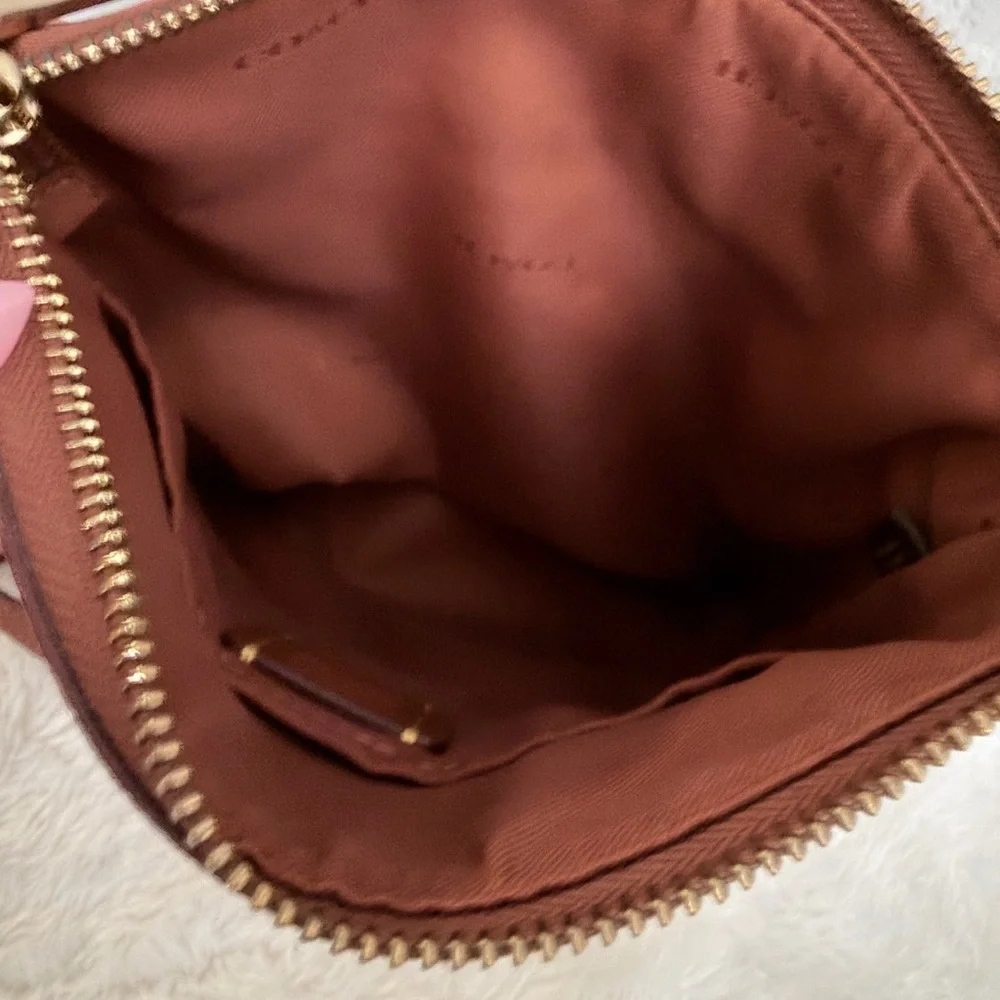 Coach Tan Leather Crossbody Bag with Gold Hardware - Picture 7 of 8